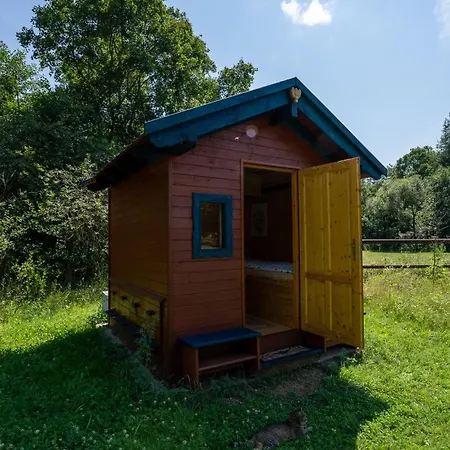 Apidomek Hébergement de vacances Hostim